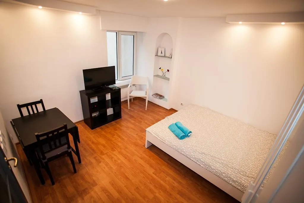 Funky Party Studio Apartment Bucharest