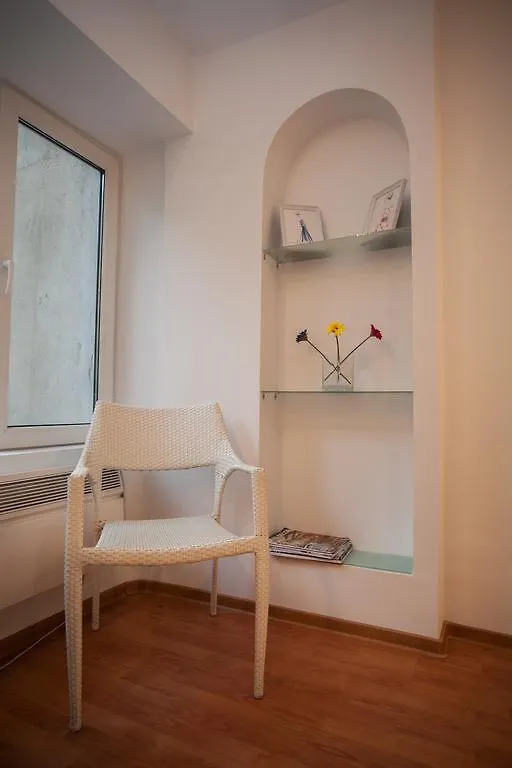 Funky Party Studio Apartment Bucharest
