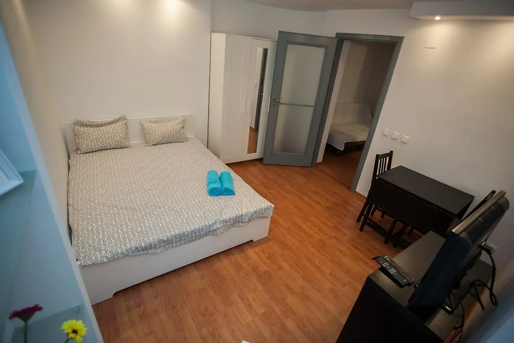 Funky Party Studio Apartment Bucharest