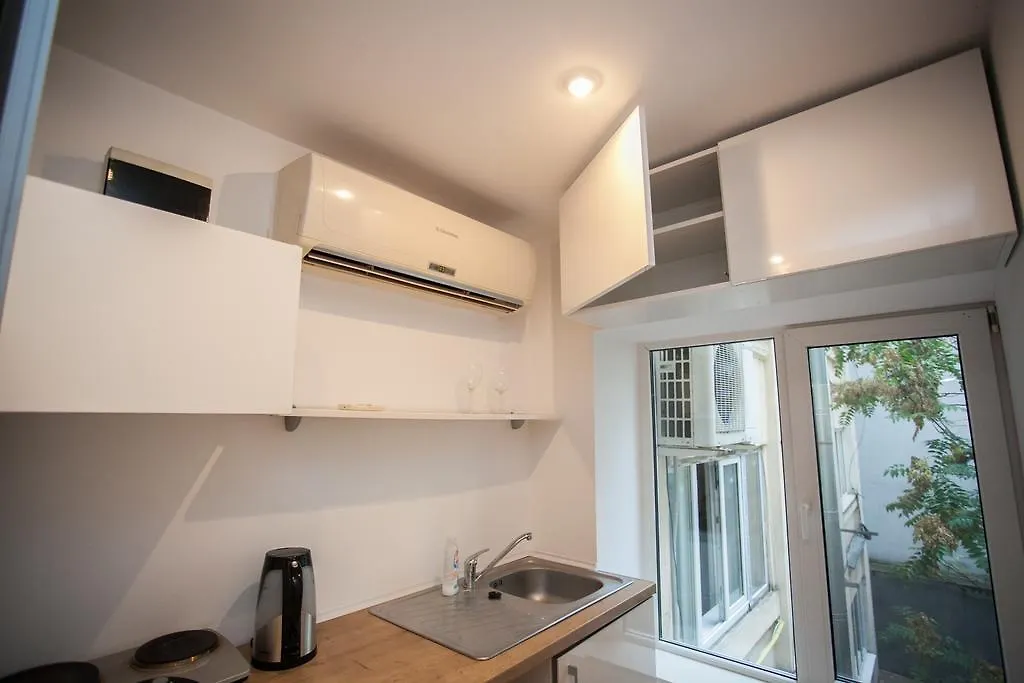 Funky Party Studio Apartment Bucharest